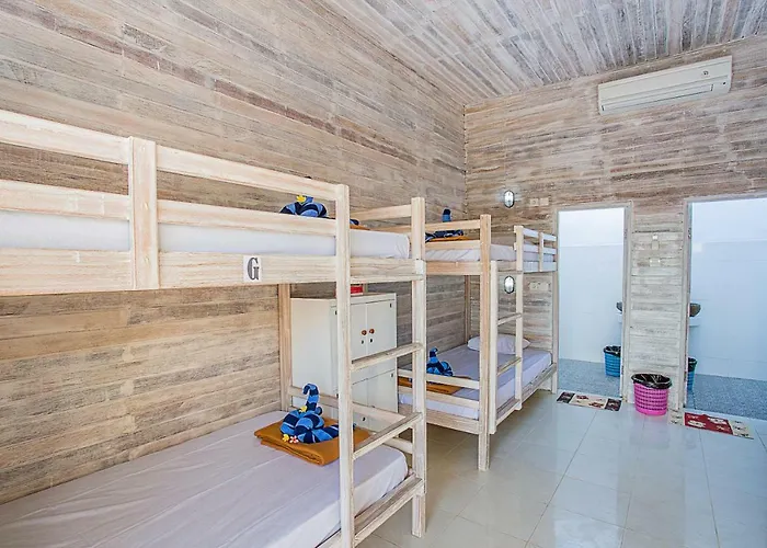 Candiva Family House * レンボンガン島